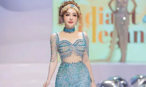 Á hậu Thùy Linh gây ấn tượng trên sàn diễn thời trang
